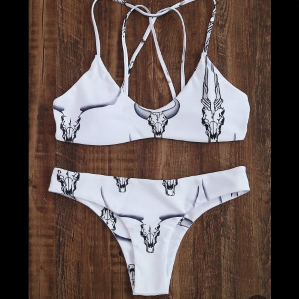 🎉HOST PICK🎉 ANIMAL BIKINI 2PIECE WHITE/BLACK M